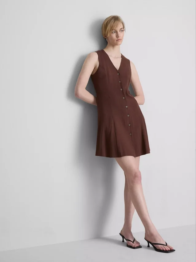 Mini-vestido sem mangas com decote em V