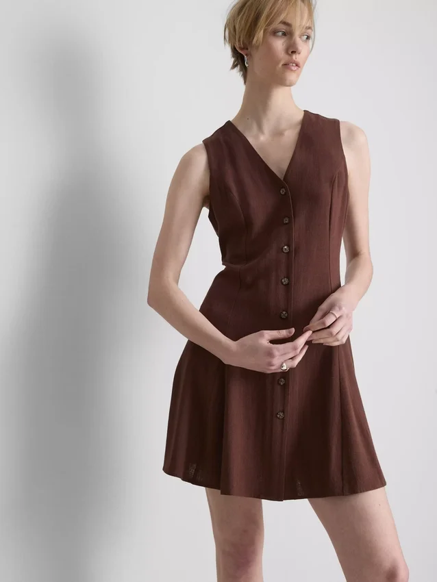 Mini-vestido sem mangas com decote em V