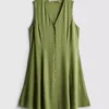 Mini-vestido sem mangas com decote em V