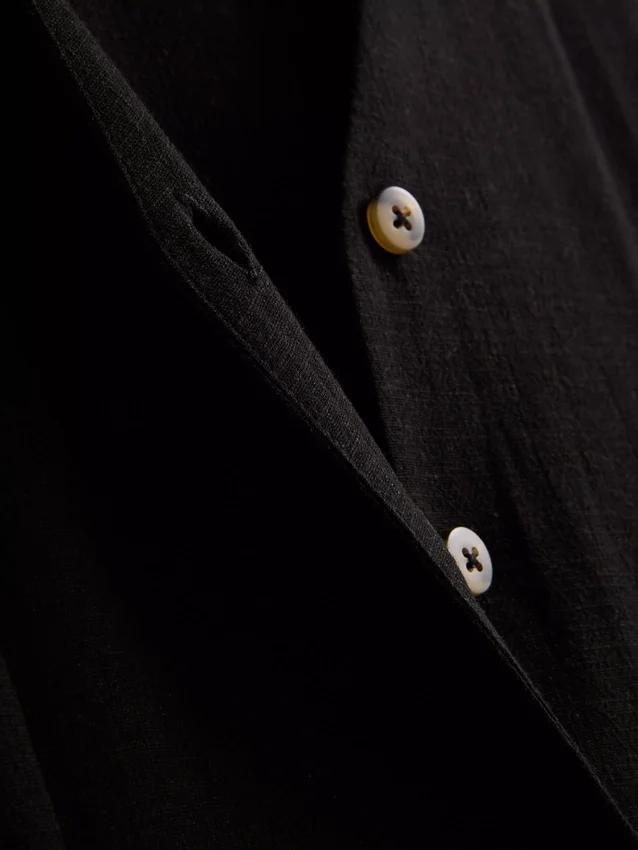 Mini-vestido sem mangas com decote em V