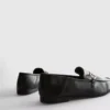 Mocassins com detalhe de freio