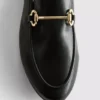 Mocassins com detalhe de freio