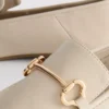 Mocassins com detalhe de freio