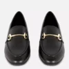 Mocassins com fivela em imitação de couro