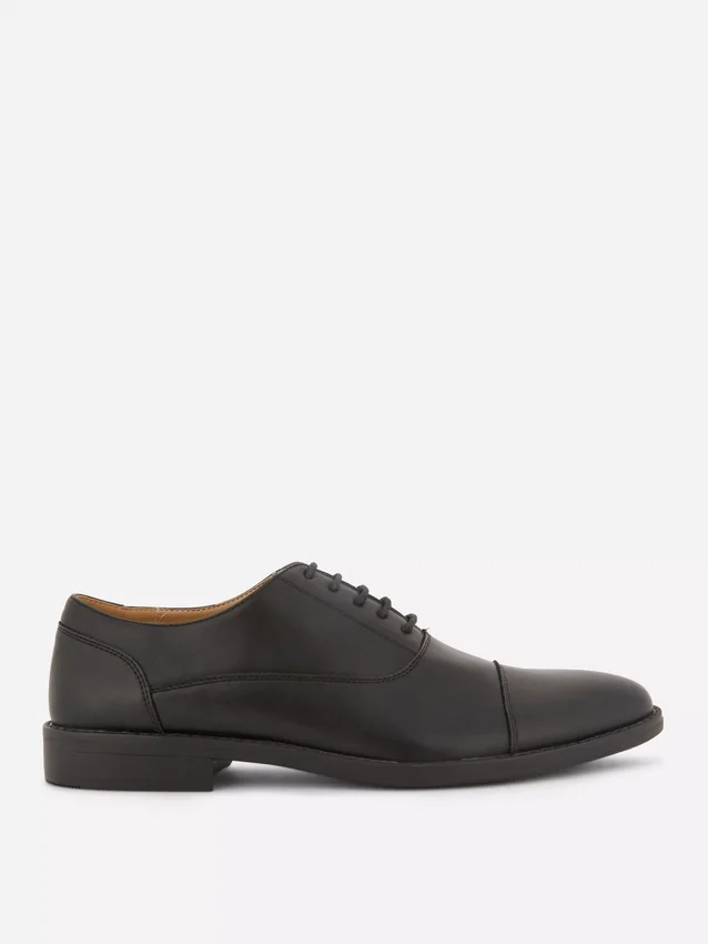 Mocassins formais com atacadores