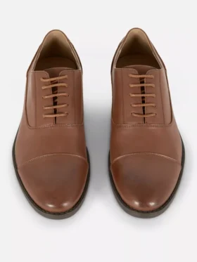 Mocassins formais com atacadores