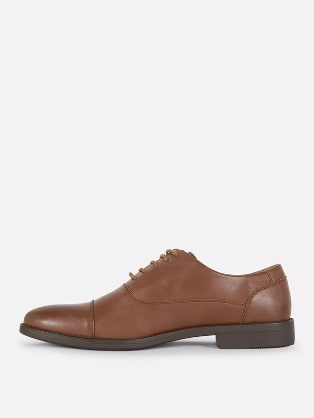 Mocassins formais com atacadores