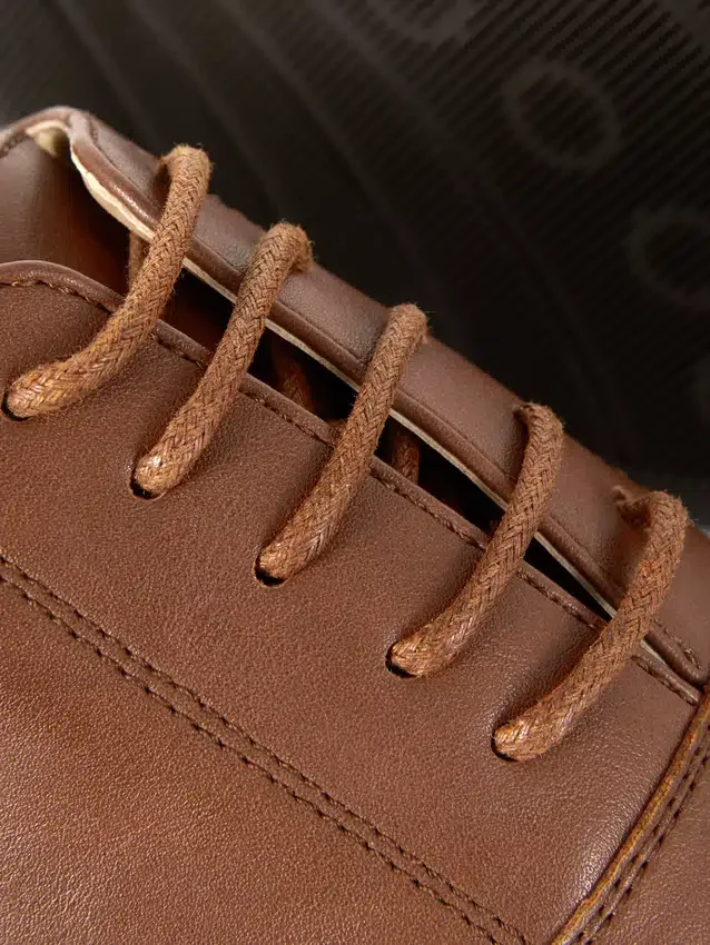 Mocassins formais com atacadores