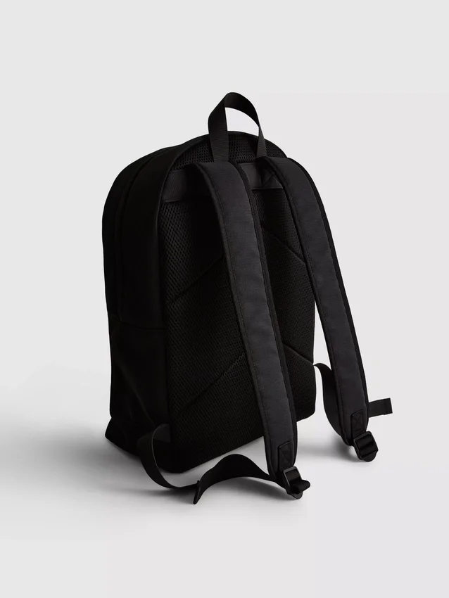 Mochila ajustável