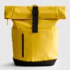 Mochila com fecho enrolável