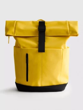 Mochila com fecho enrolável