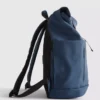 Mochila com fecho enrolável
