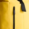 Mochila com fecho enrolável