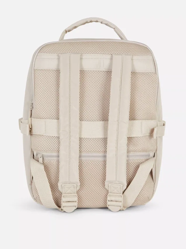 Mochila para colocar debaixo do assento