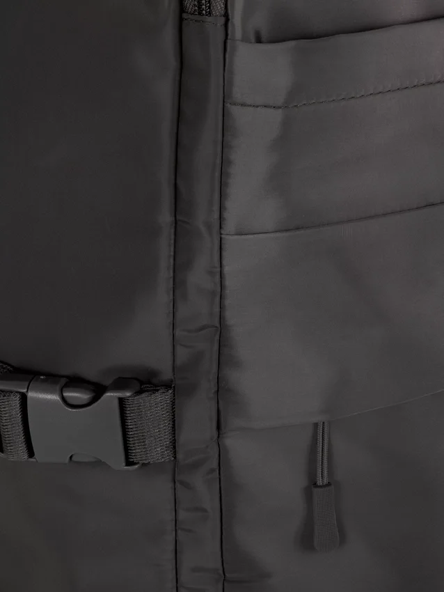 Mochila para colocar debaixo do assento