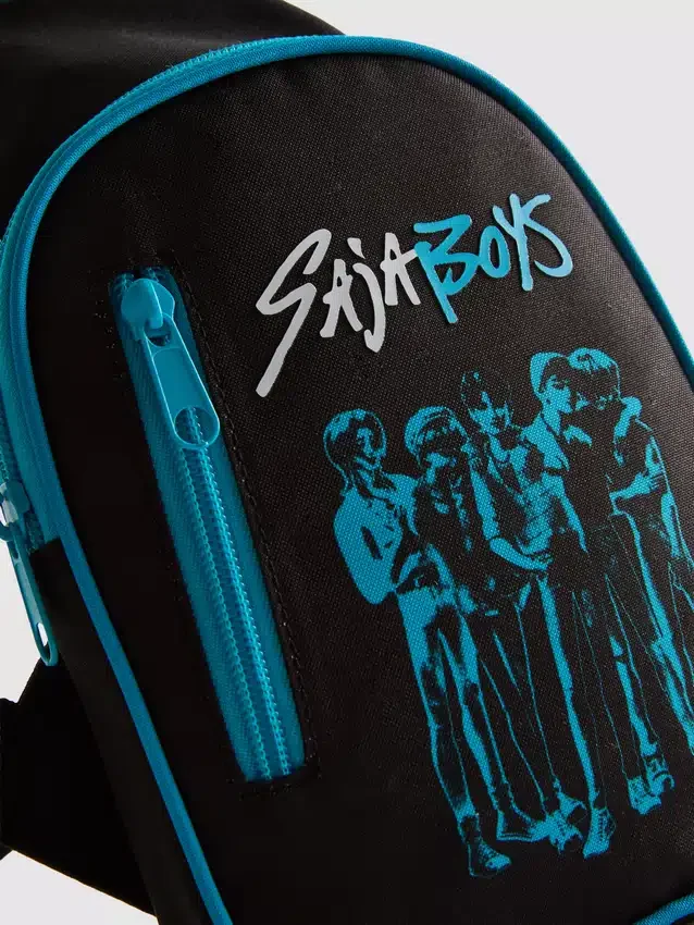 Mochila transversal para meninos «K-Pop Demon Hunters» Saja