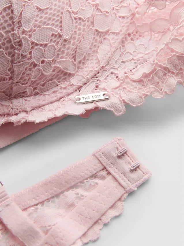 O sutiã de renda floral com vértice alto da coleção «The Edit»