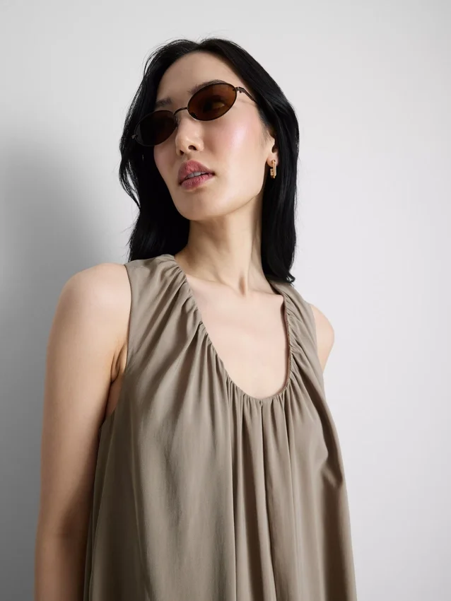 O vestido maxi trapézio da coleção «The Edit»