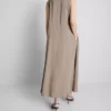 O vestido maxi trapézio da coleção «The Edit»