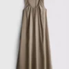 O vestido maxi trapézio da coleção «The Edit»