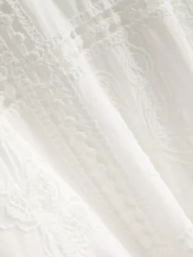 O vestido midi bordado da The Edit