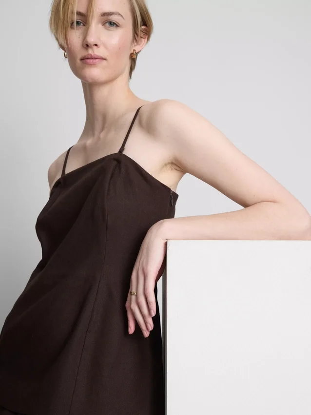 O vestido midi em camadas com mistura de linho da The Edit