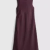 O vestido midi sem mangas em linho da coleção «The Edit»
