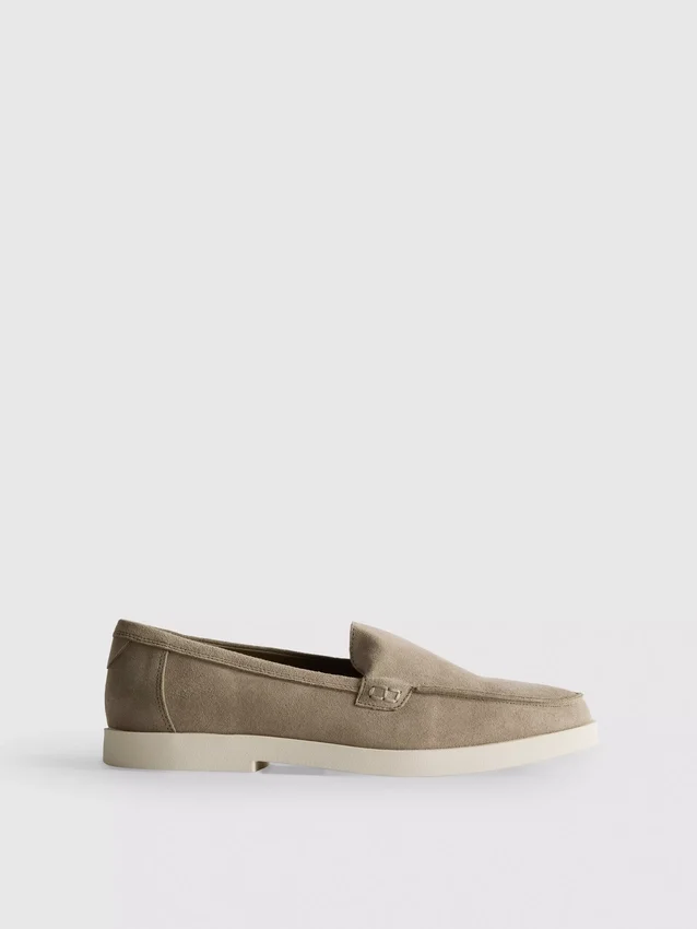 Os mocassins sem atacadores da coleção The Edit