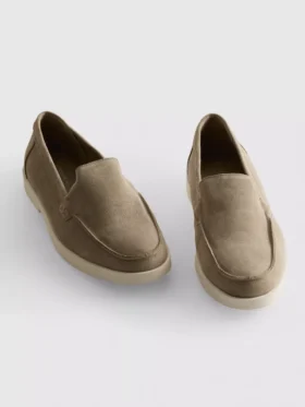 Os mocassins sem atacadores da coleção The Edit