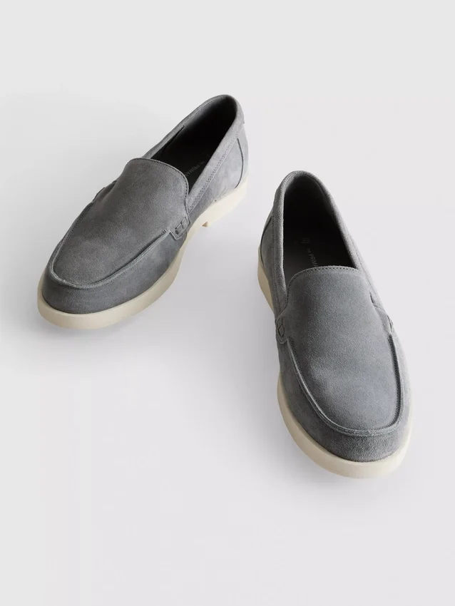 Os mocassins sem atacadores da coleção The Edit
