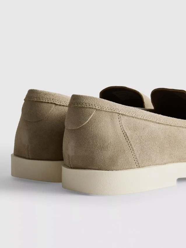 Os mocassins sem atacadores da coleção The Edit