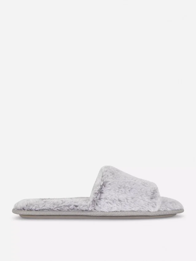 Pantufas de piel sintética