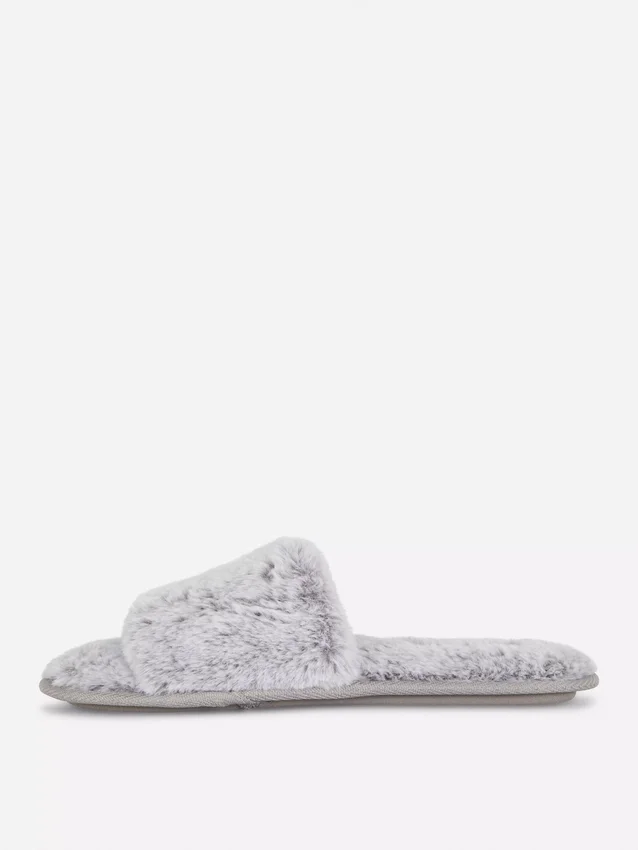 Pantufas de piel sintética