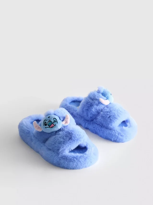 Pantufas fofas com duas tiras da Disney com o Stitch