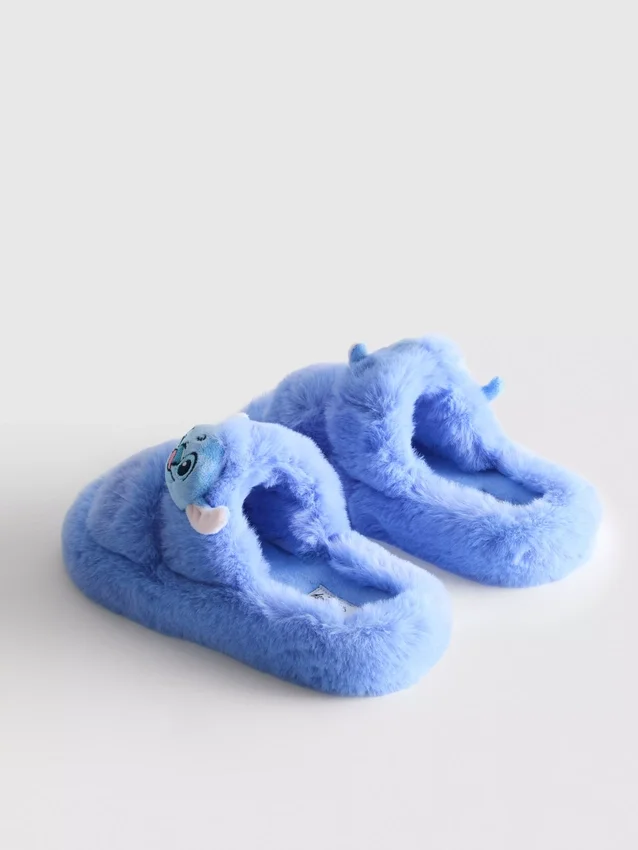 Pantufas fofas com duas tiras da Disney com o Stitch