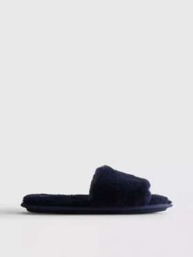 Pantufas fofas con fajas cruzadas