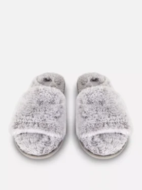 Pantufas fofas con fajas cruzadas