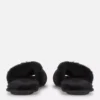 Pantufas fofas con fajas cruzadas