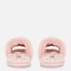 Pantufas fofas con fajas cruzadas