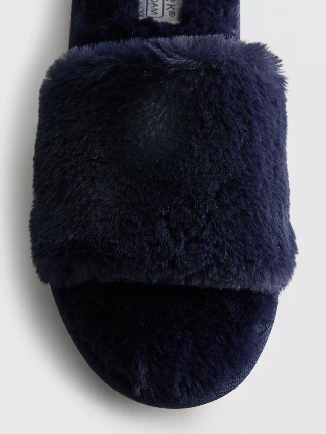 Pantufas fofas con fajas cruzadas