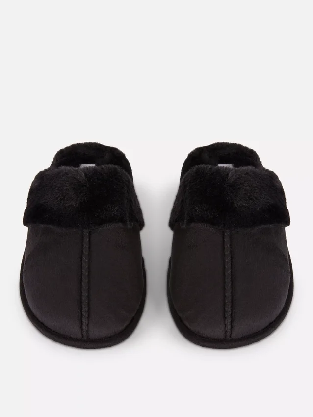 Pantufas tipo mule felpudas
