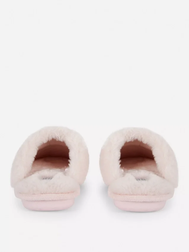 Pantufas tipo mule felpudas