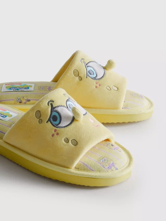 Pantufas tipo mules do Bob Esponja