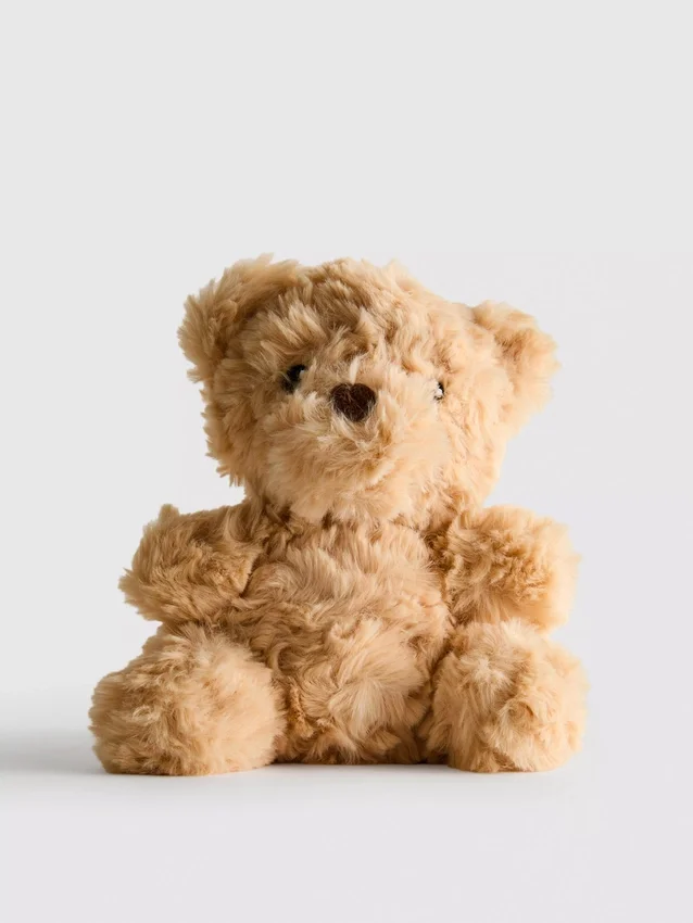 Pequeno brinquedo de peluche em forma de ursinho