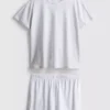 Pijama com t-shirt e calções