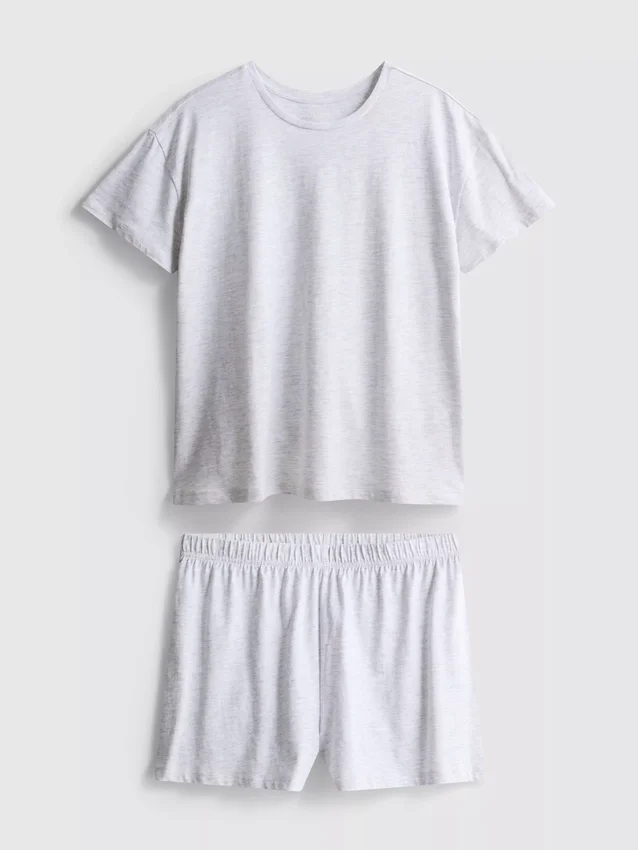 Pijama com t-shirt e calções