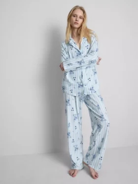 Pijamas boyfriend às riscas do Stitch da Disney