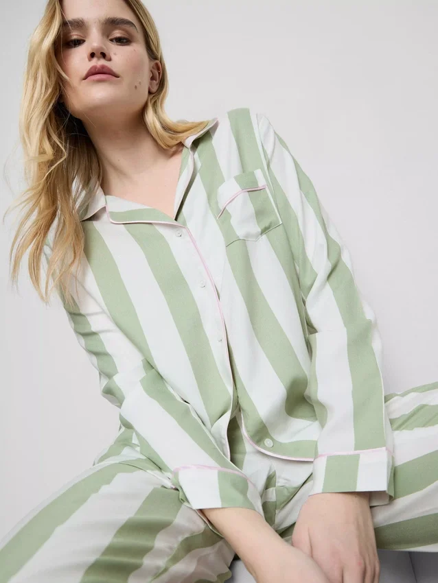 Pijamas boyfriend às riscas em algodão