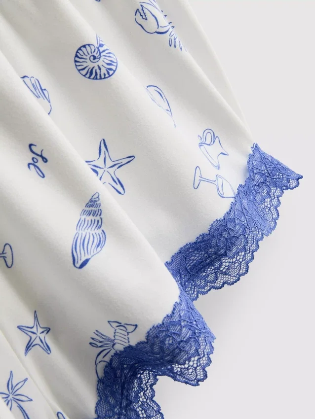 Pijamas com calções e camisola sem mangas