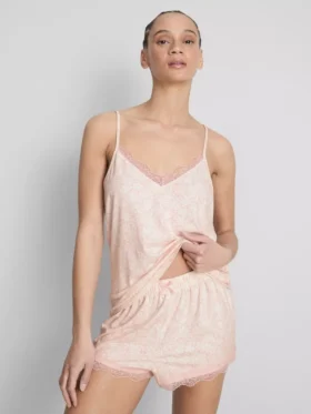 Pijamas com calções e camisola sem mangas